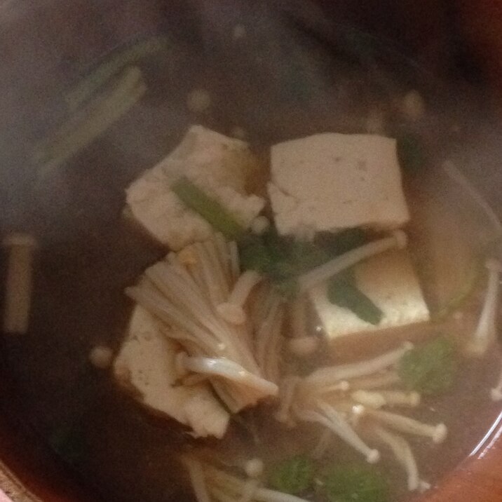 味噌汁(えのき、豆腐、ほうれん草、椎茸）